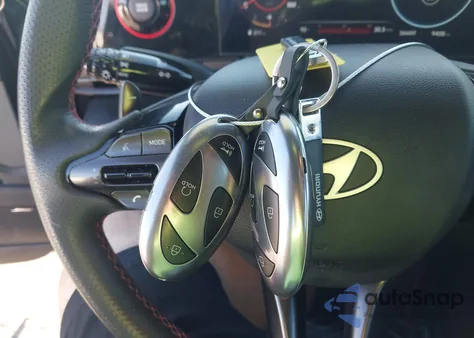 2025 Hyundai Elantra N Line z USA, uszkodzony, nr VIN KMHLR4DF8SU936559